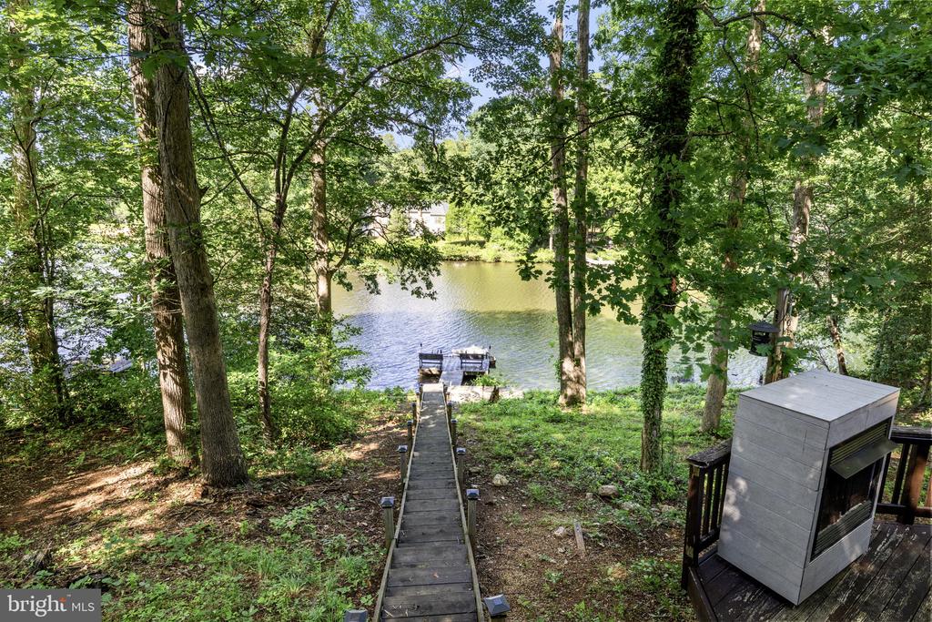 12707 LAKE WILDERNESS LANE