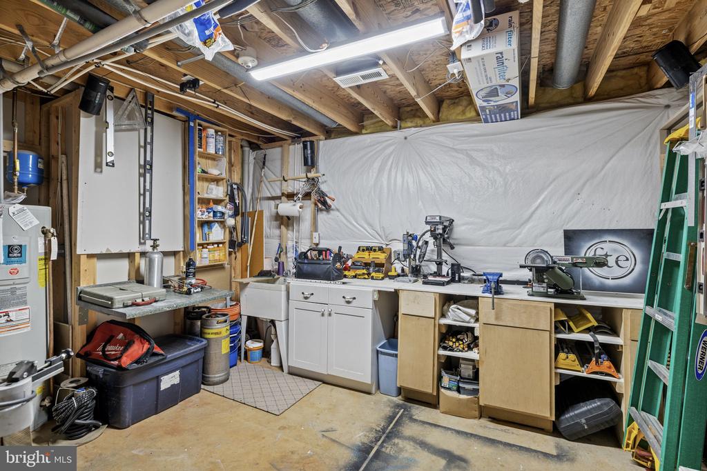 12707 LAKE WILDERNESS LANE