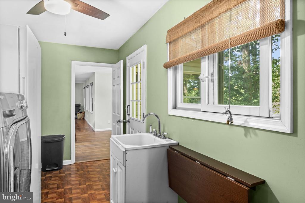 12707 LAKE WILDERNESS LANE