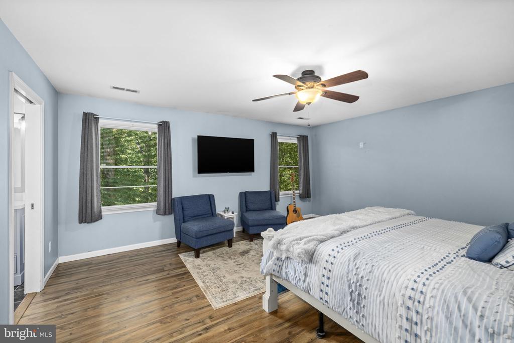 12707 LAKE WILDERNESS LANE