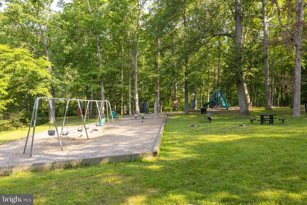 12707 LAKE WILDERNESS LANE