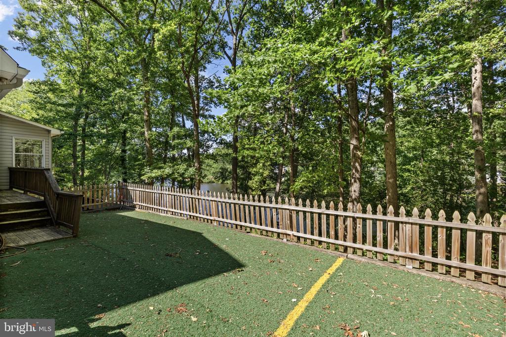 12707 LAKE WILDERNESS LANE