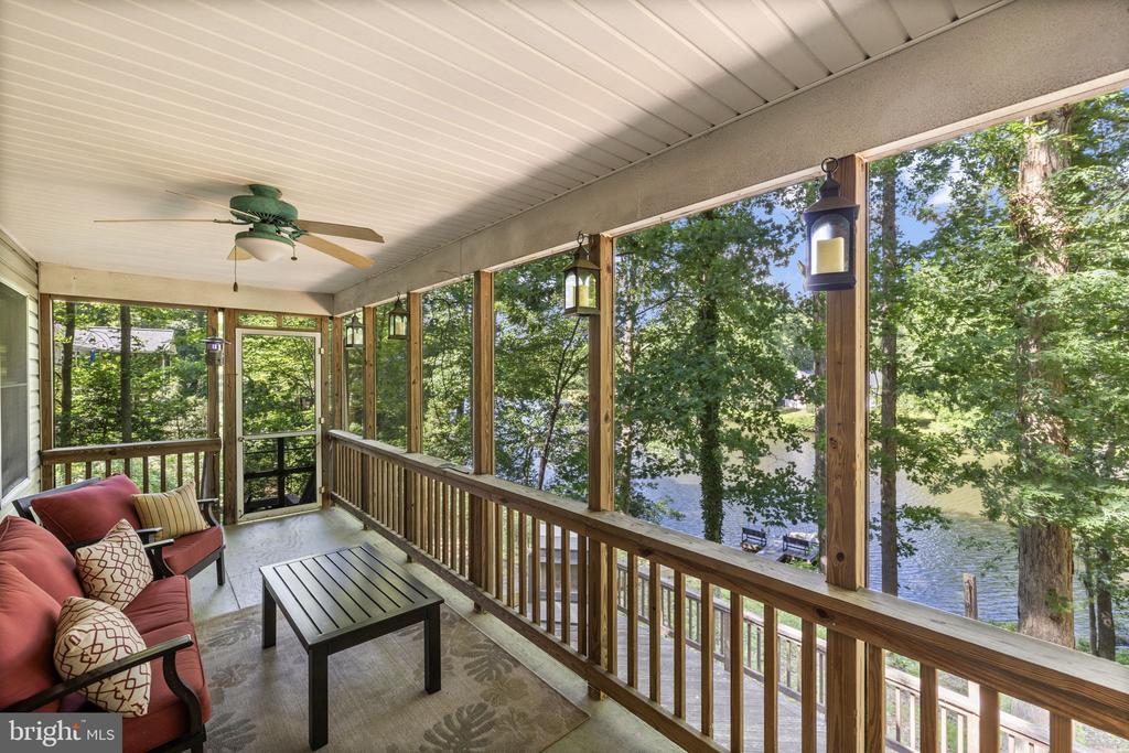 12707 LAKE WILDERNESS LANE