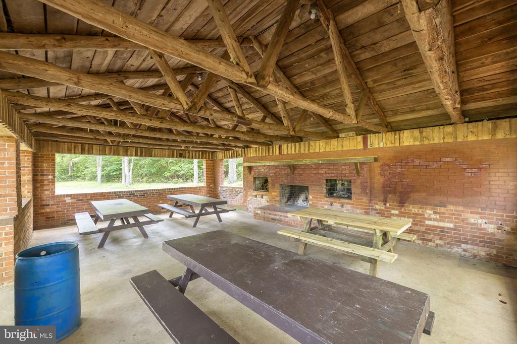 12707 LAKE WILDERNESS LANE