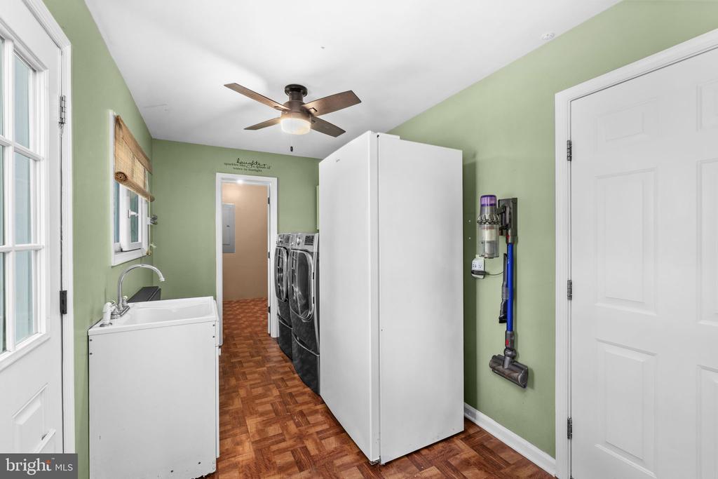 12707 LAKE WILDERNESS LANE