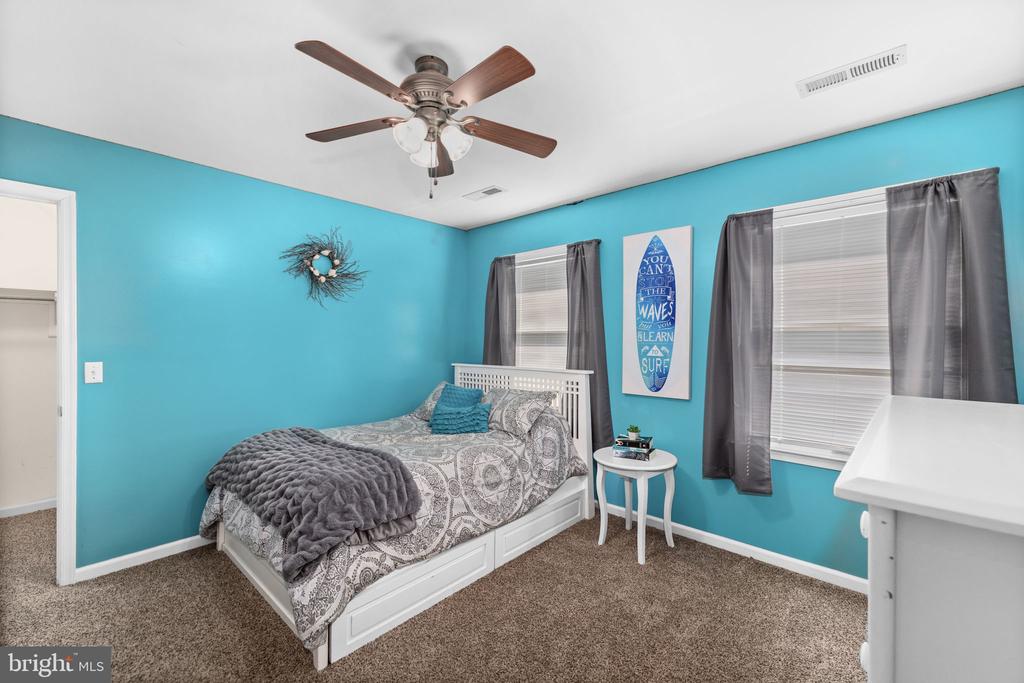 12707 LAKE WILDERNESS LANE