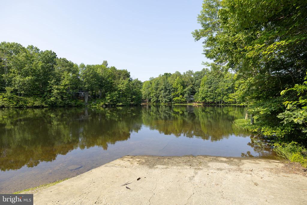 12707 LAKE WILDERNESS LANE