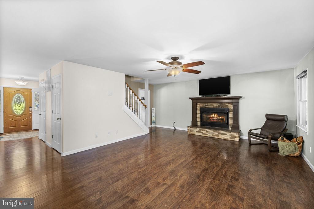 12707 LAKE WILDERNESS LANE