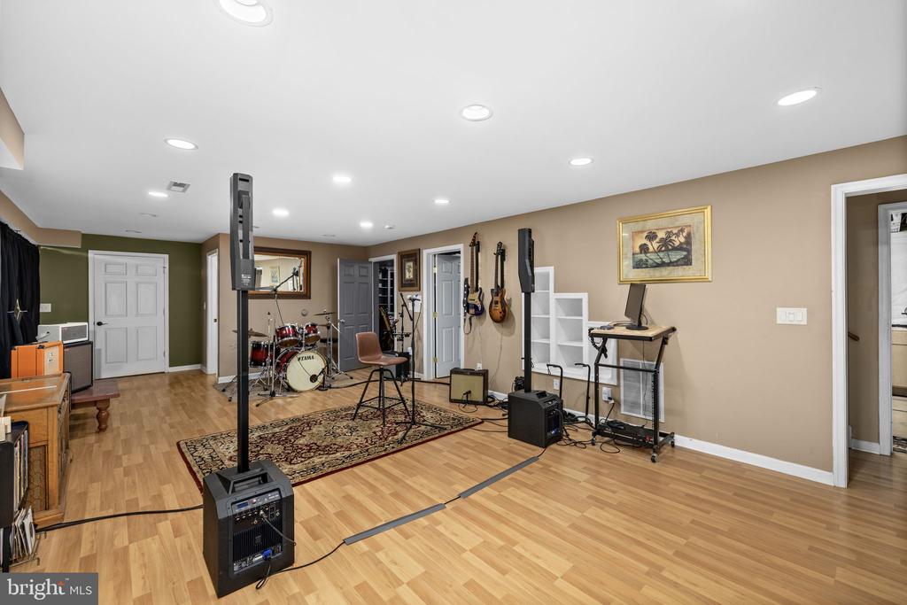 12707 LAKE WILDERNESS LANE