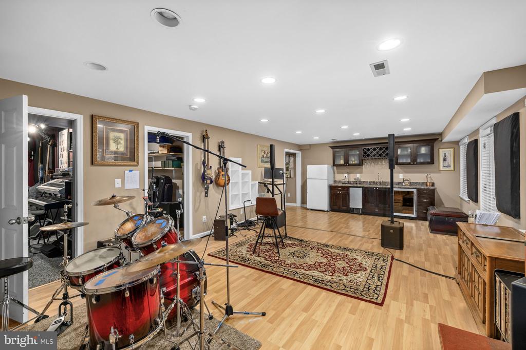 12707 LAKE WILDERNESS LANE