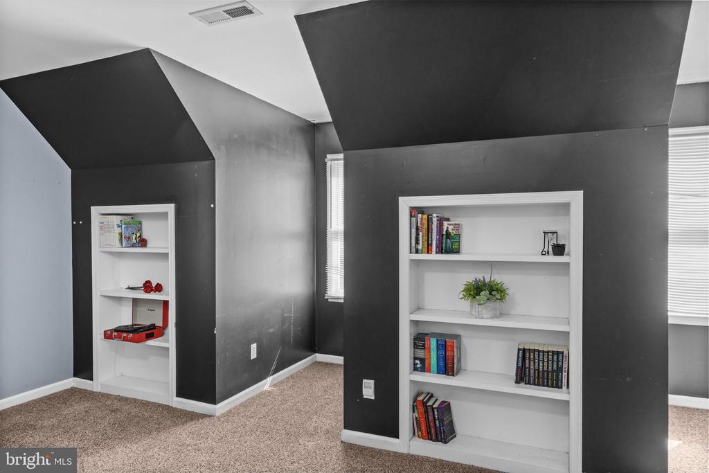 12707 LAKE WILDERNESS LANE