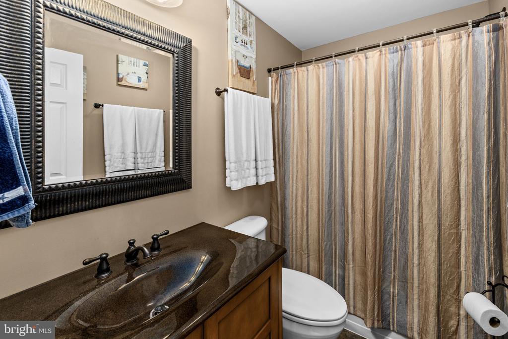 12707 LAKE WILDERNESS LANE