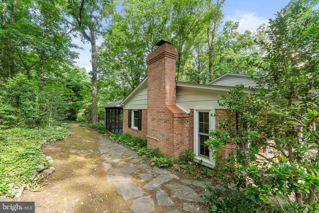 14 CAISSON WAY