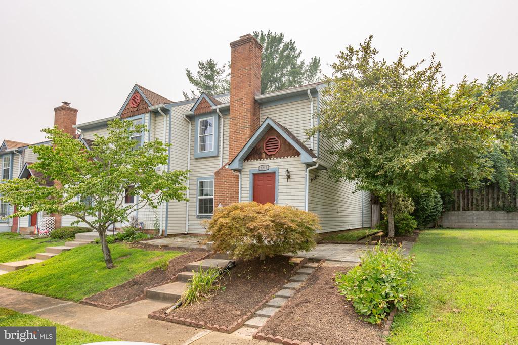 2211 HAMWAY DRIVE