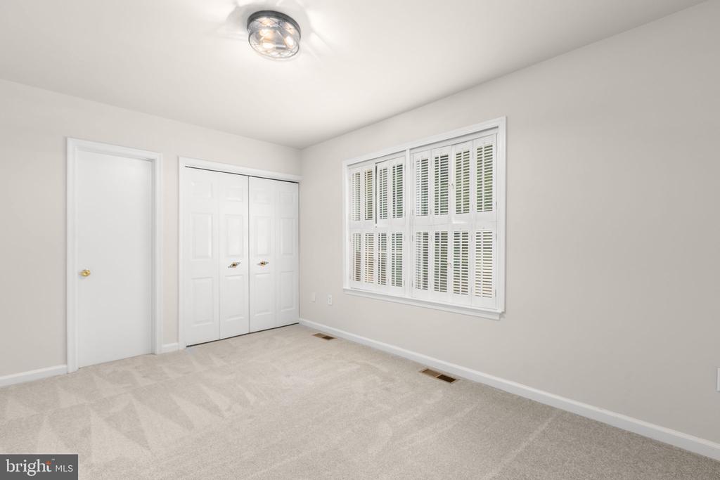 2211 HAMWAY DRIVE