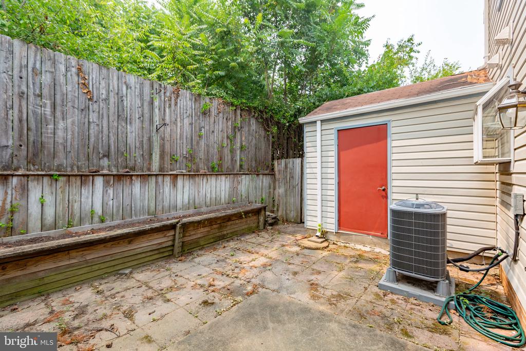 2211 HAMWAY DRIVE