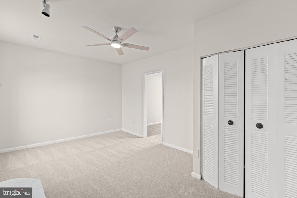 2211 HAMWAY DRIVE