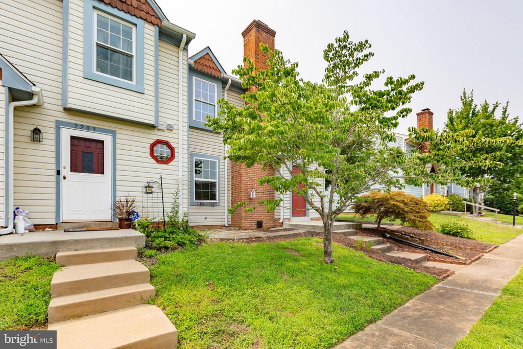 2211 HAMWAY DRIVE