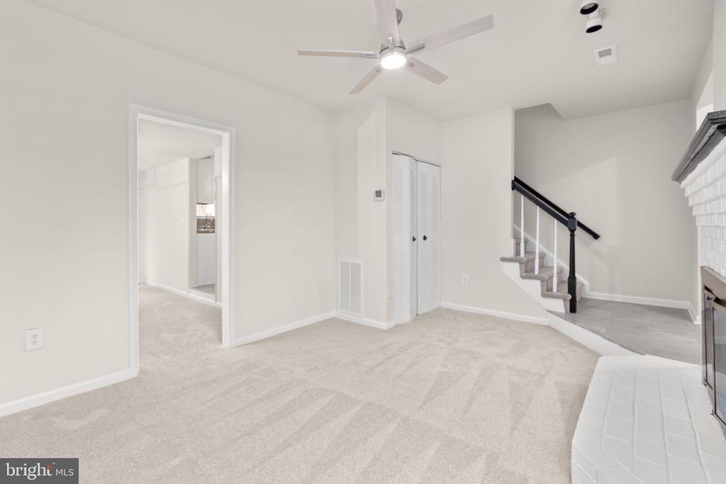 2211 HAMWAY DRIVE
