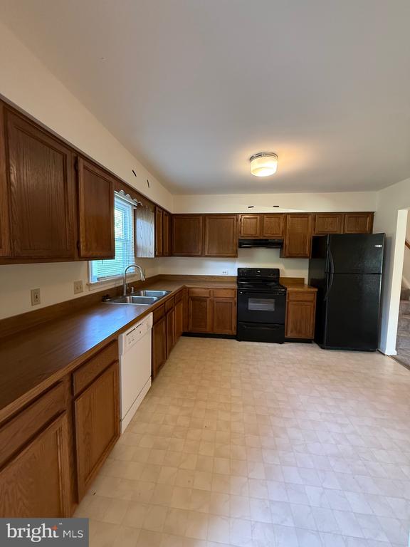 900 DEWBERRY DRIVE