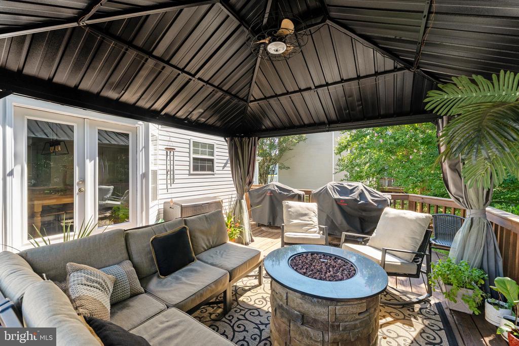 4104 AMELIA DRIVE