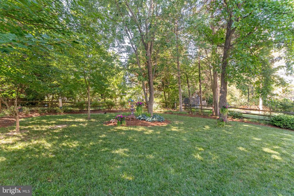 4104 AMELIA DRIVE