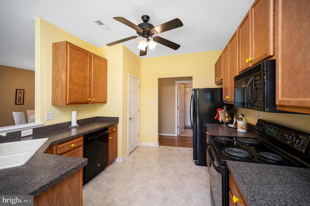 6606 TWIN CEDARS COURT