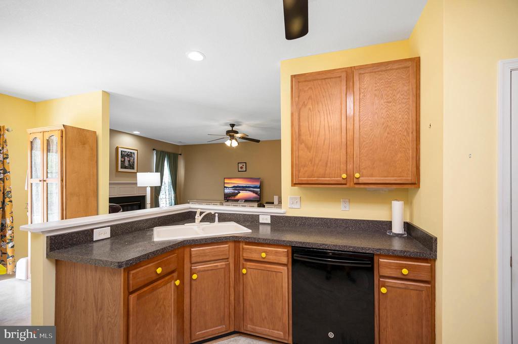 6606 TWIN CEDARS COURT