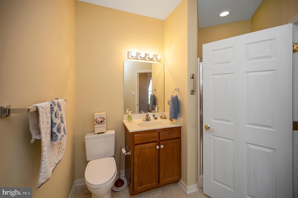 6606 TWIN CEDARS COURT
