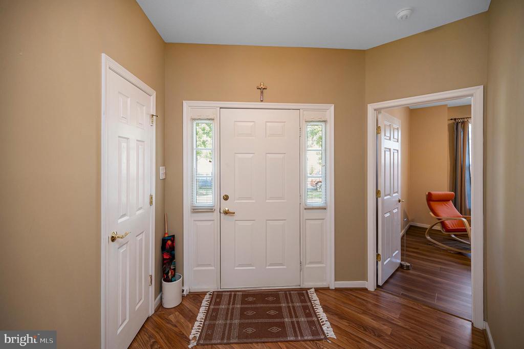 6606 TWIN CEDARS COURT