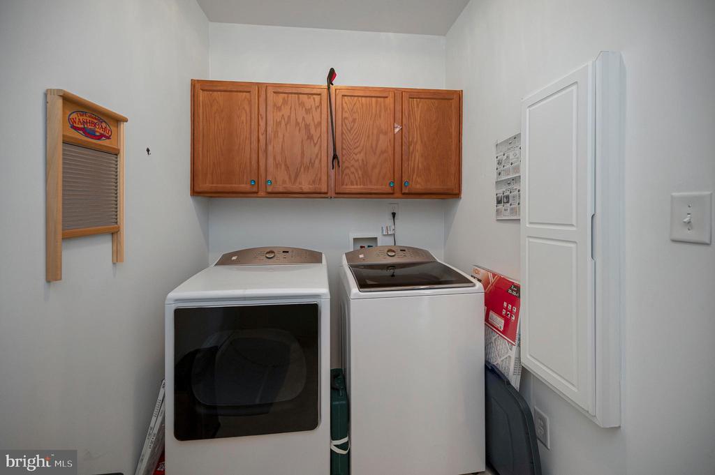 6606 TWIN CEDARS COURT