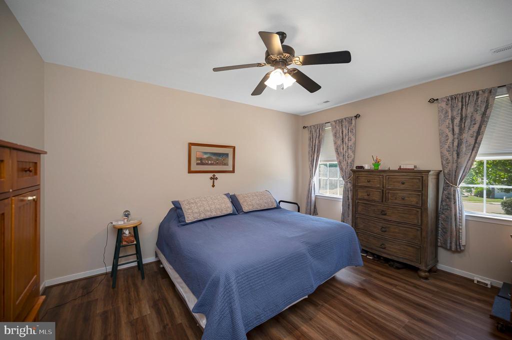 6606 TWIN CEDARS COURT