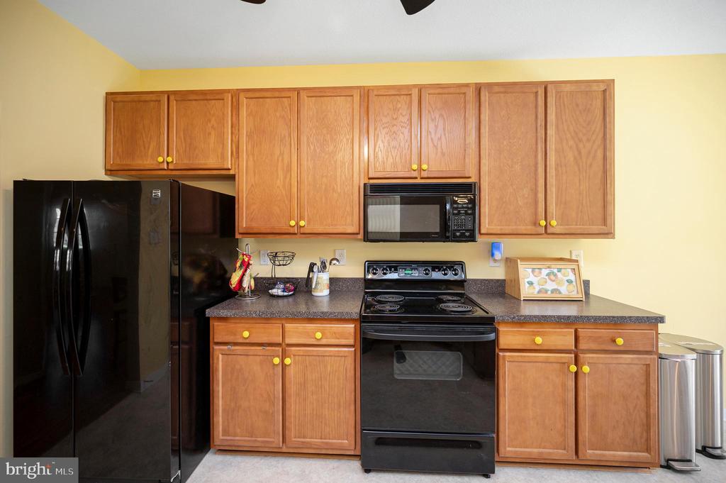 6606 TWIN CEDARS COURT