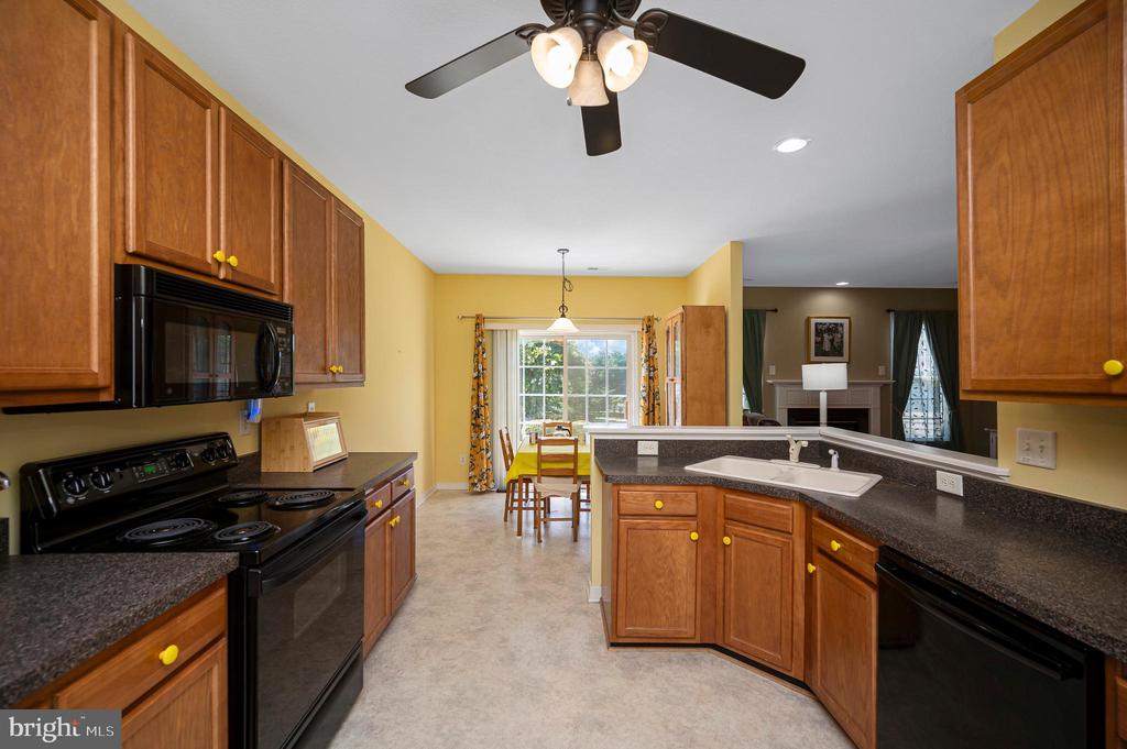 6606 TWIN CEDARS COURT