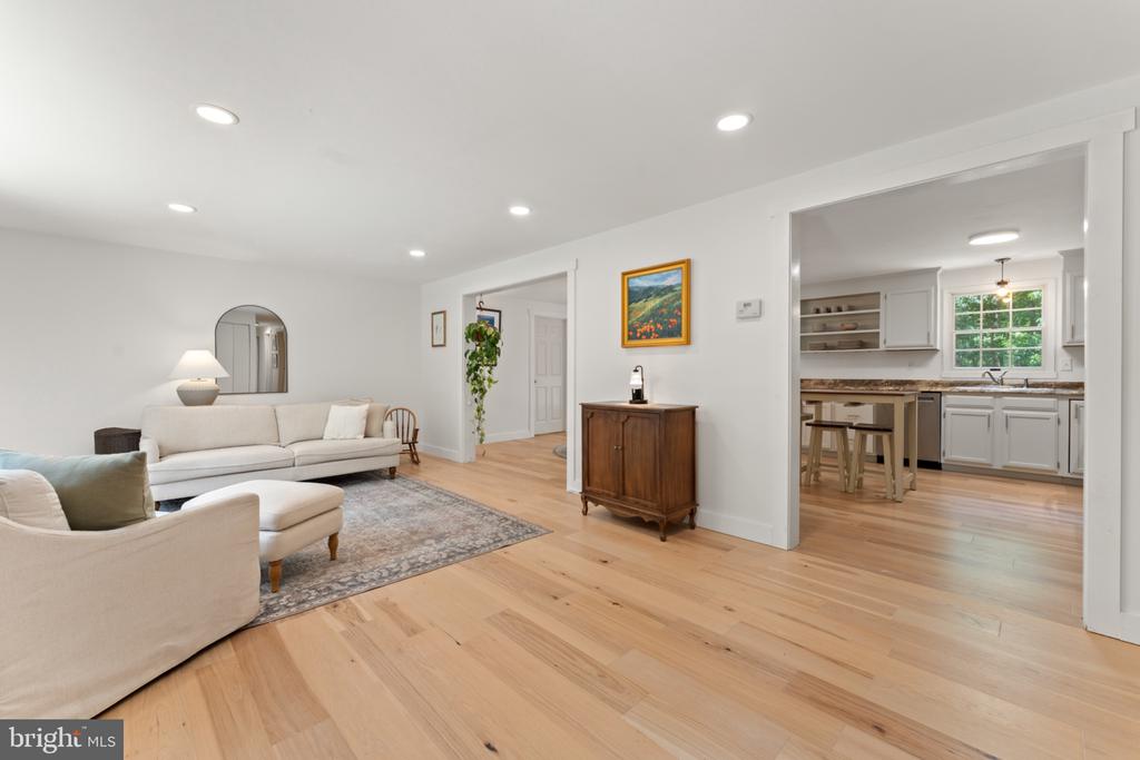 7021 RENO LANE