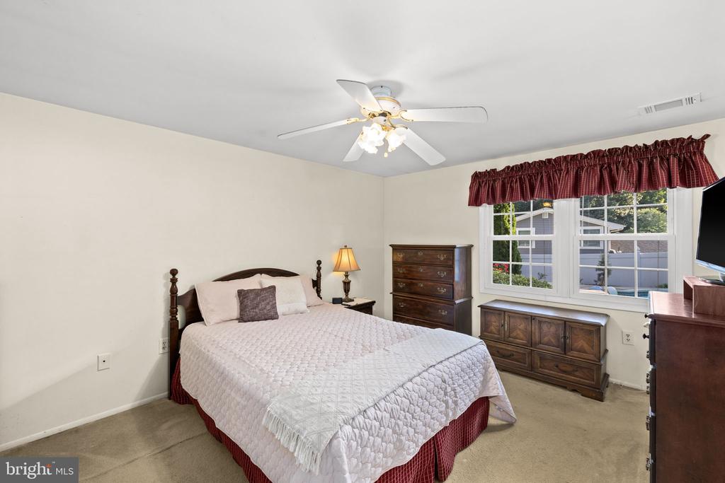 8 POND CIRCLE