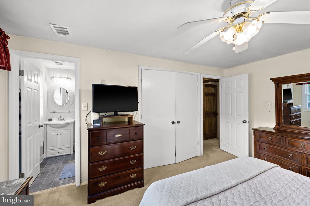 8 POND CIRCLE