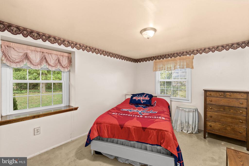 8 POND CIRCLE