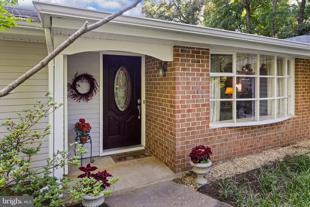 8 POND CIRCLE