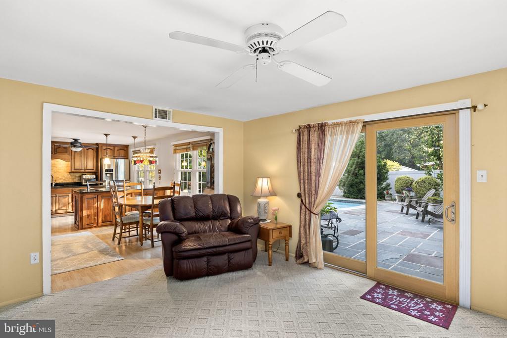 8 POND CIRCLE