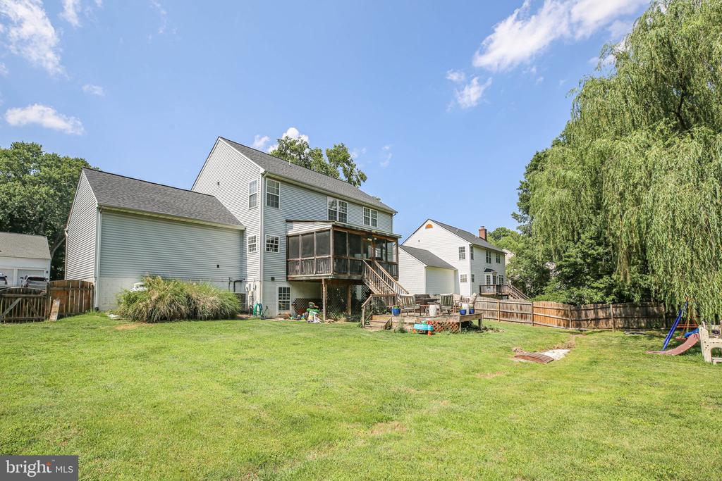 6806 LAKERIDGE DRIVE