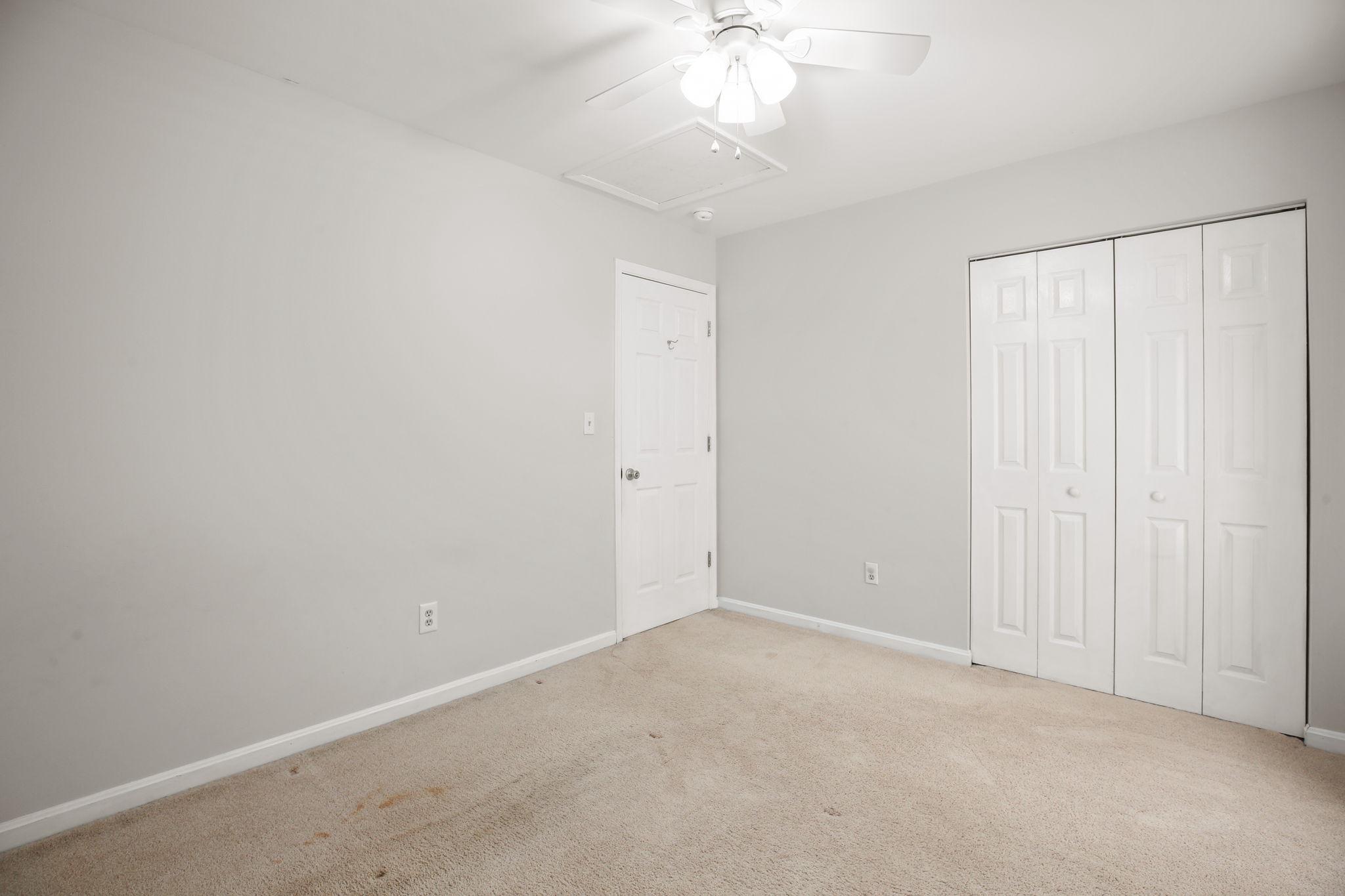 10205 N HAMPTON LANE