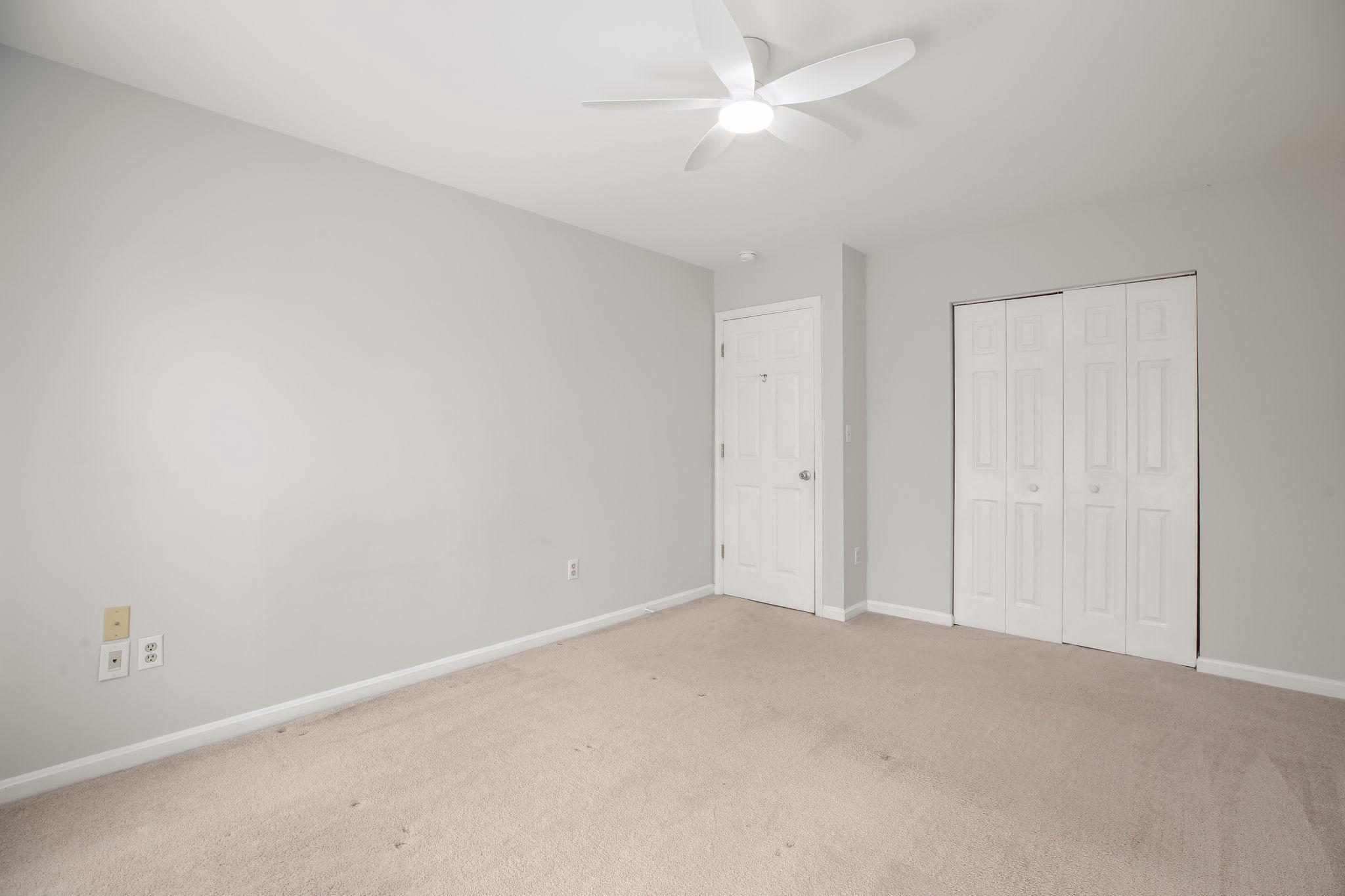 10205 N HAMPTON LANE