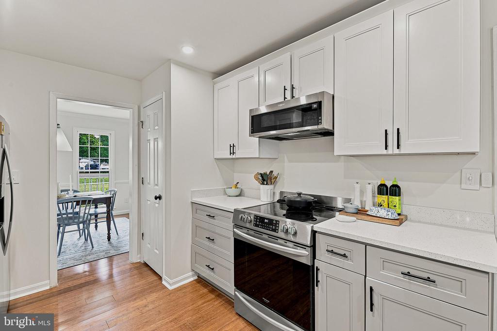 10803 SEVEN OAKS COURT