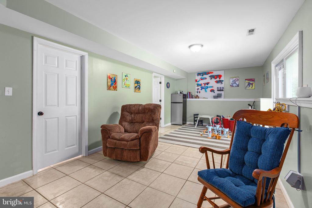 8719 JENNY LANE