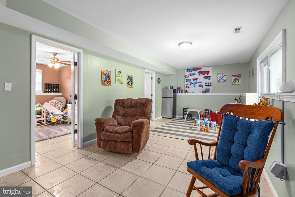 8719 JENNY LANE