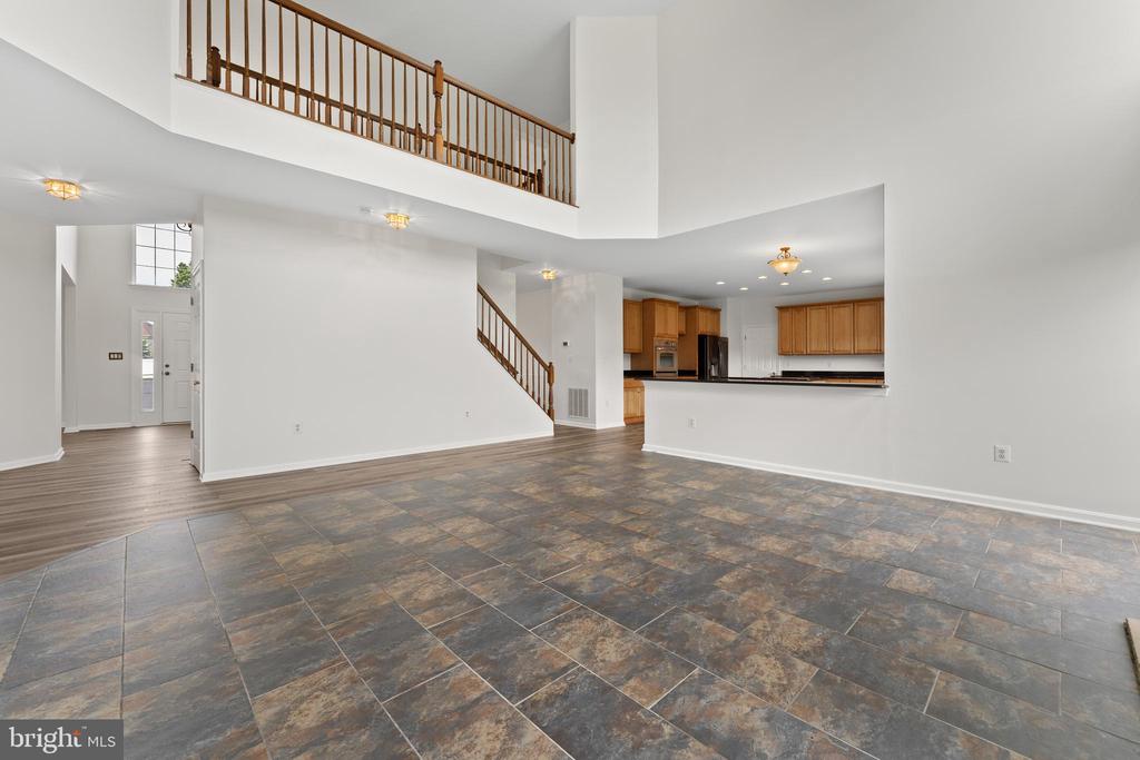 5610 HERITAGE HILLS CIRCLE