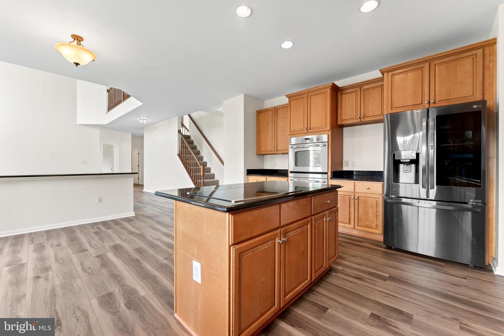 5610 HERITAGE HILLS CIRCLE