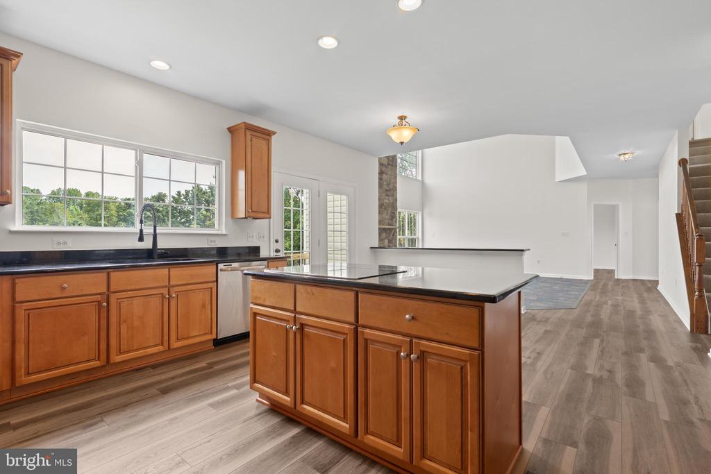 5610 HERITAGE HILLS CIRCLE