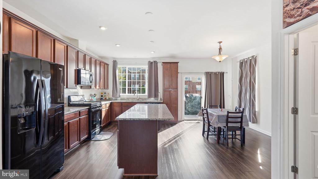 10208 EGRET COURT